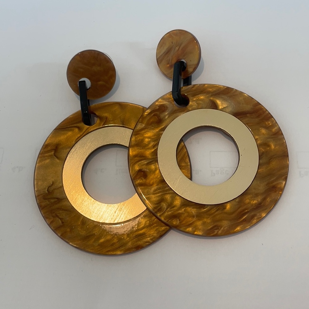 All day earrings